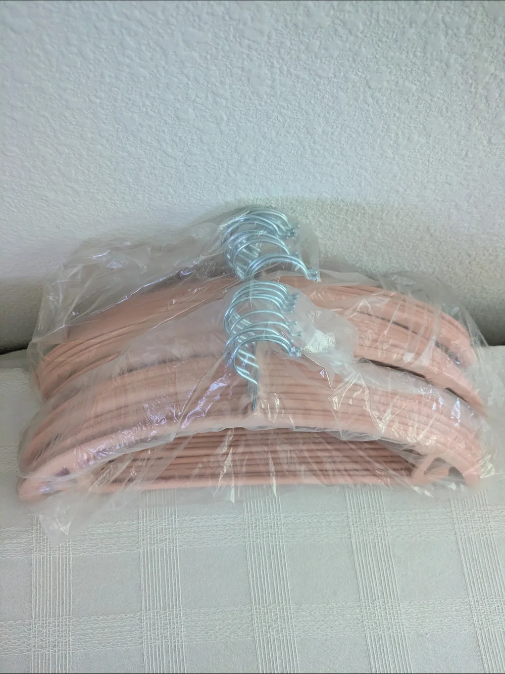 Quality Peach Velvet Slim Suit Hangers - 25 Pack - NEW NEVER USED!! Durable 🩷